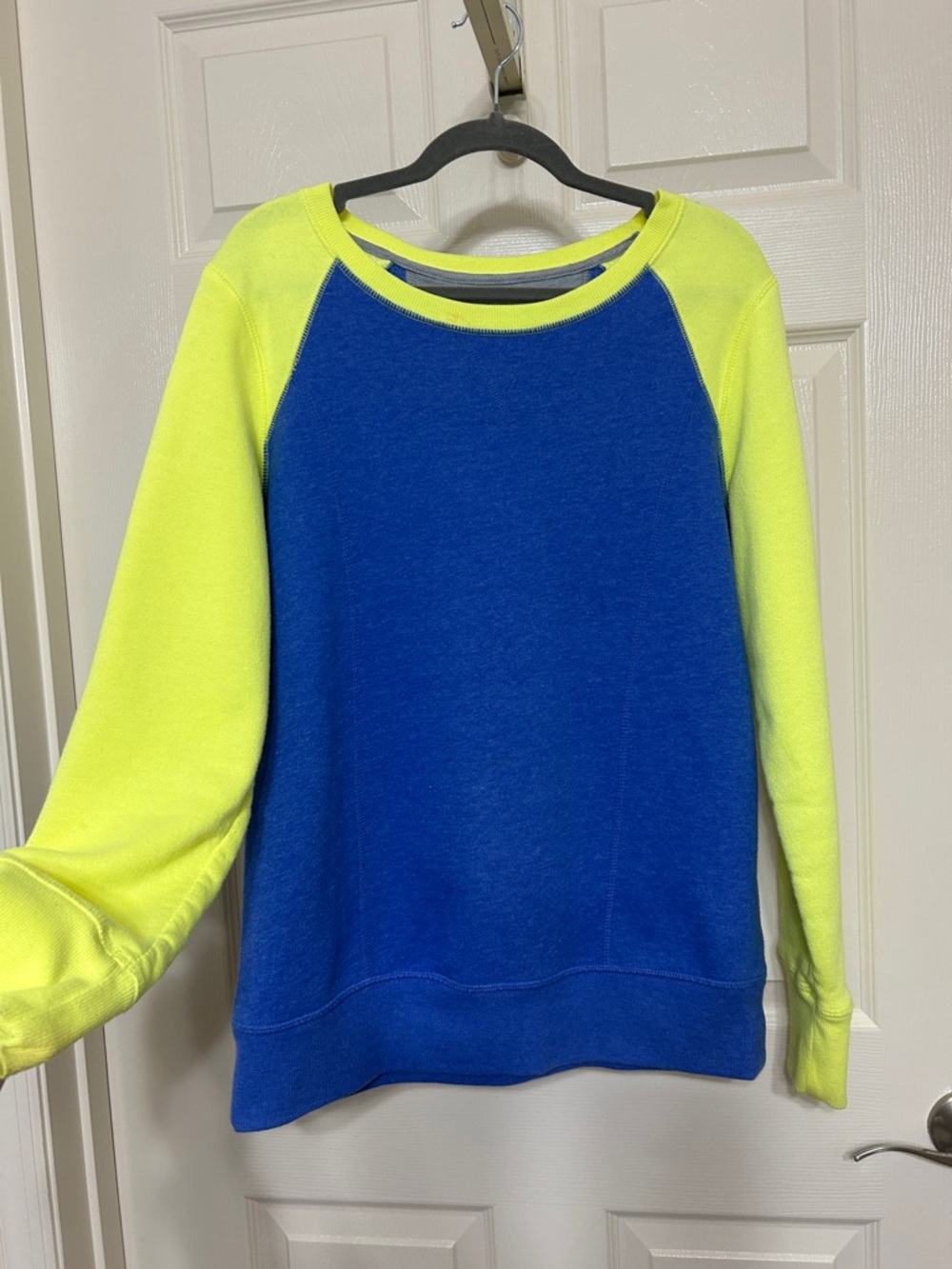 Tek Gear Blue and Neon Yellow Raglan Sweatshirt long sleeve medium weight L